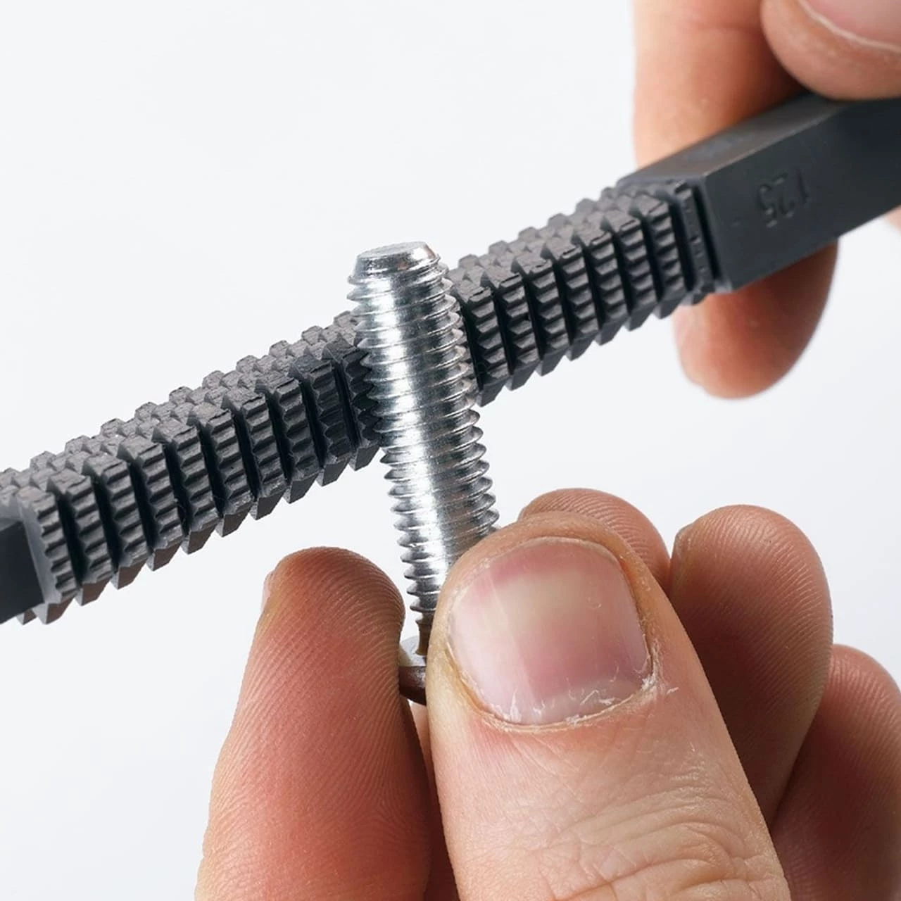 FROST Metric Thread File (0.75-3 Pitch) 2 FROST Metric Thread File (0.75-3 Pitch) - Image 2